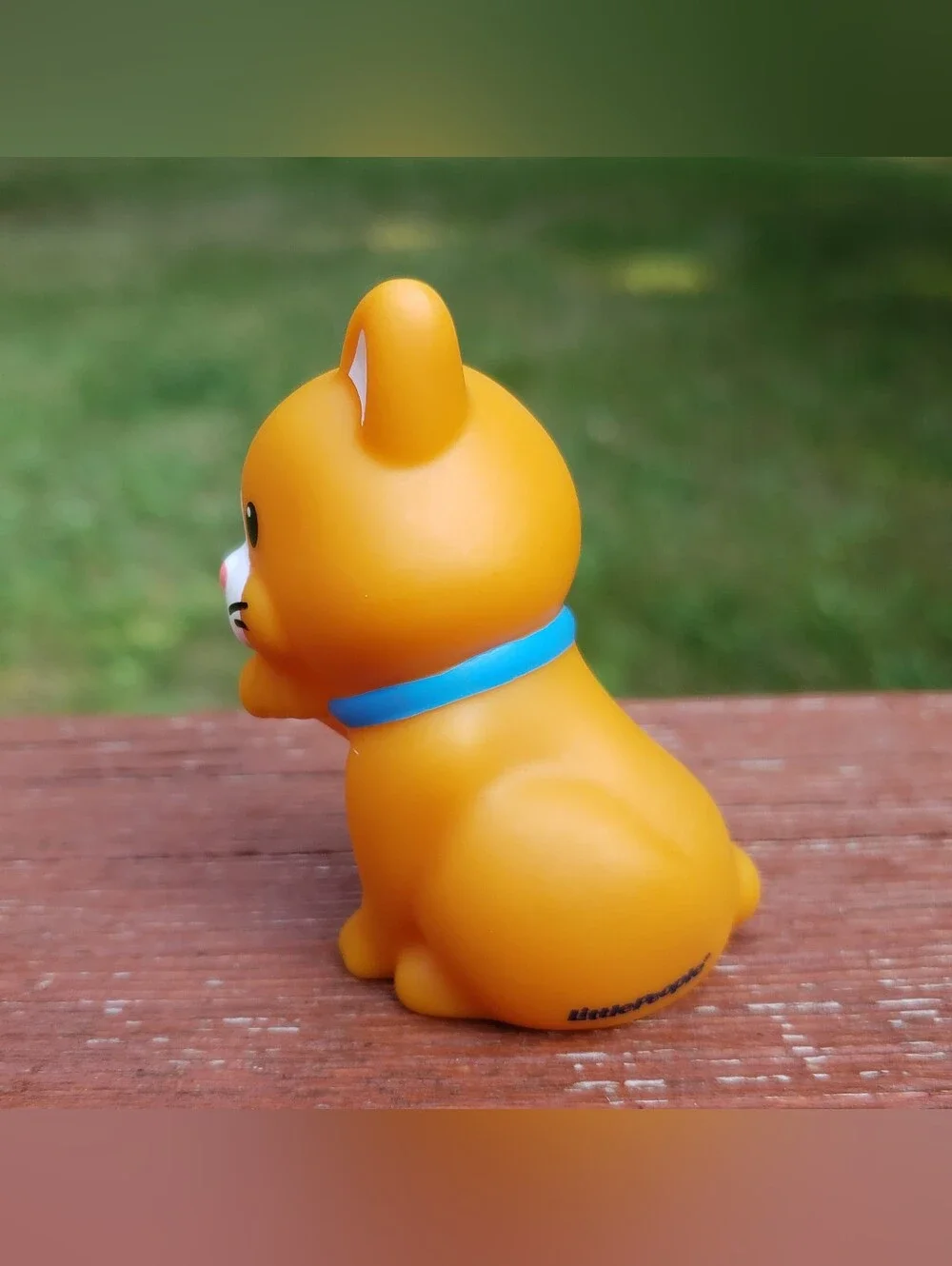 2015 Mattel Fisher-Price Little People Orange Cat With Paw Up